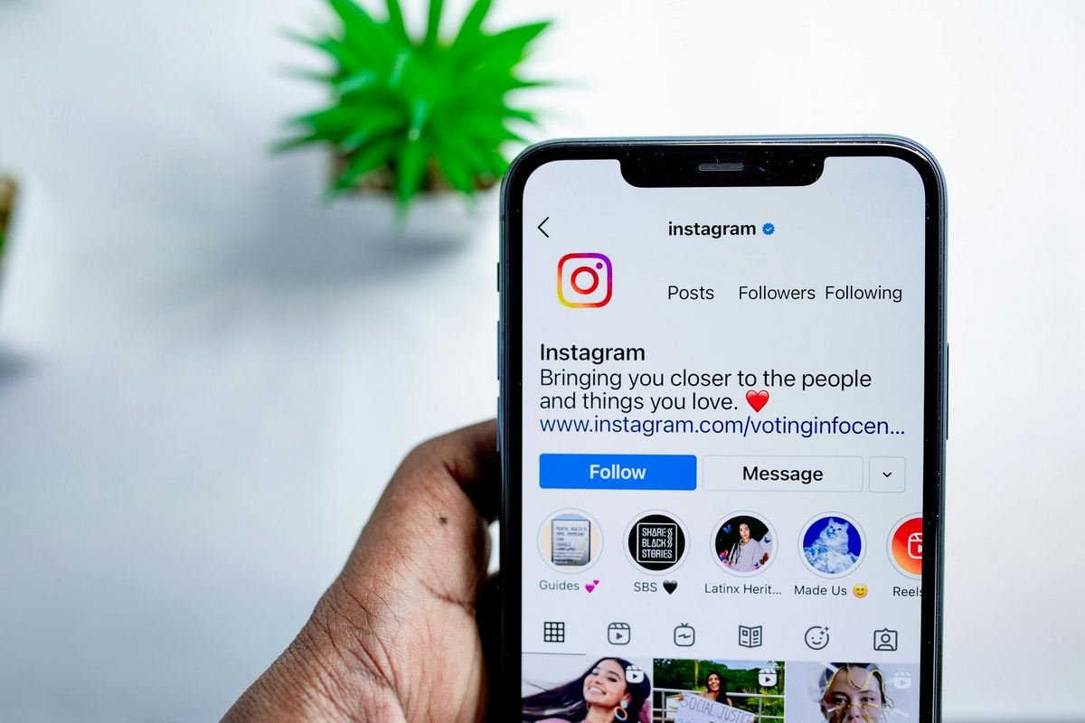 Como comprar seguidores segmentados por região para lojas no Instagram